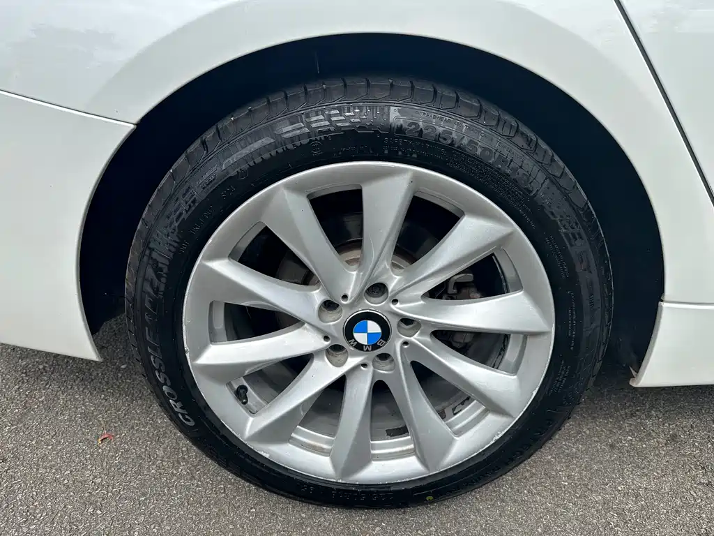 BMW 3 Series GT 2018 — фото 37