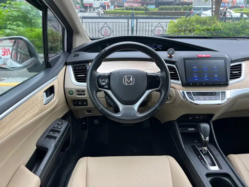 Honda Jade 2016 — фото 10