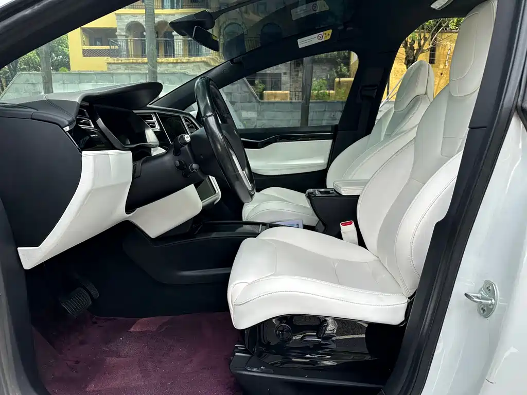 Tesla Model X 2016 — фото 6