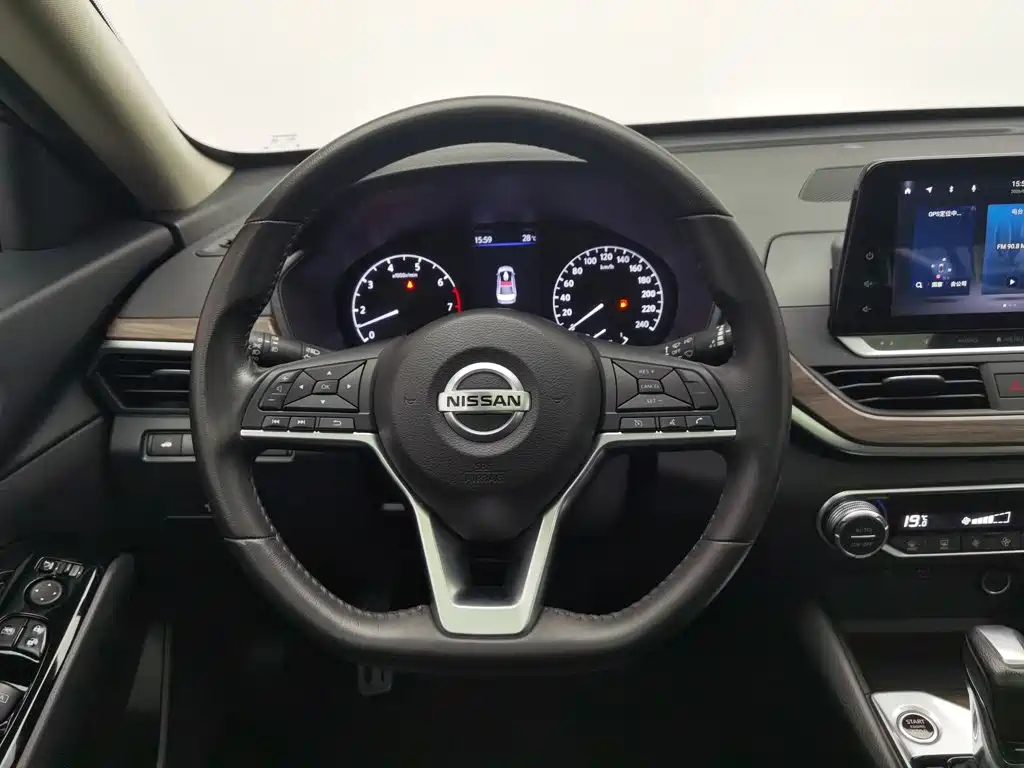 Nissan Teana 2022 — фото 11