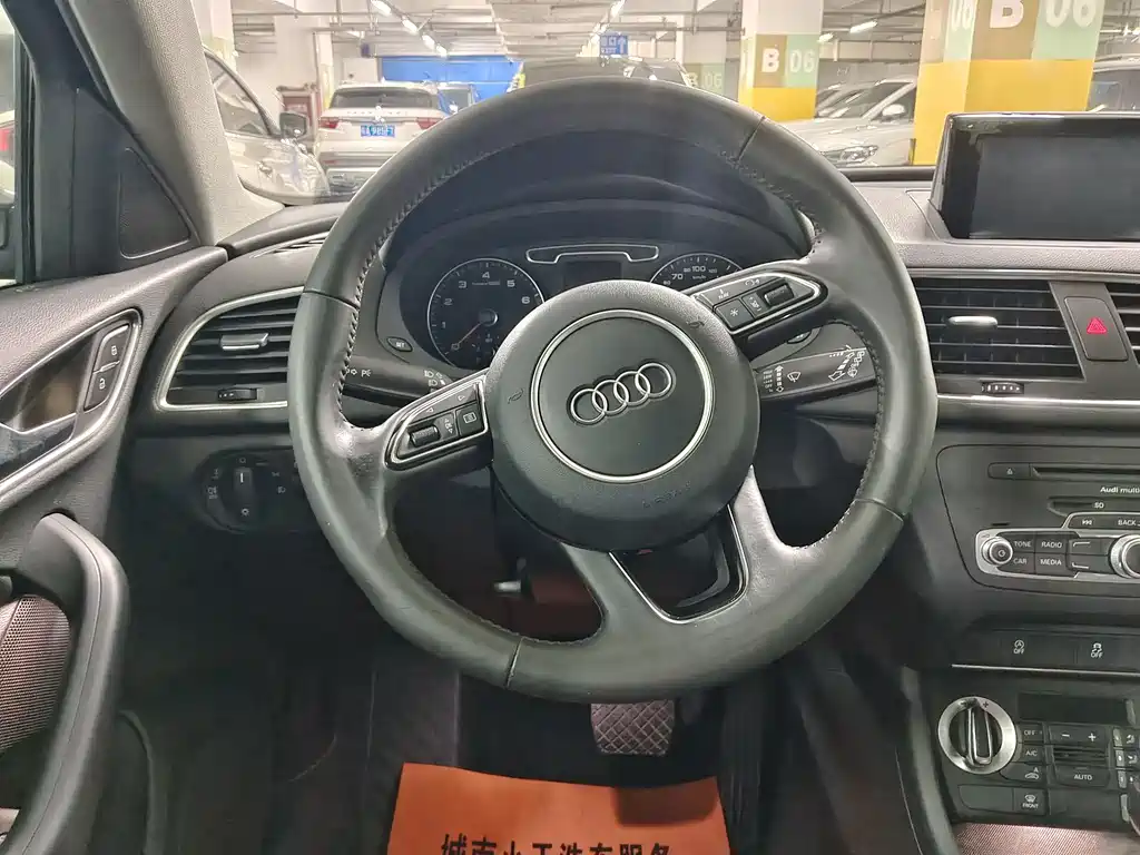 Audi Q3 2015 — фото 12