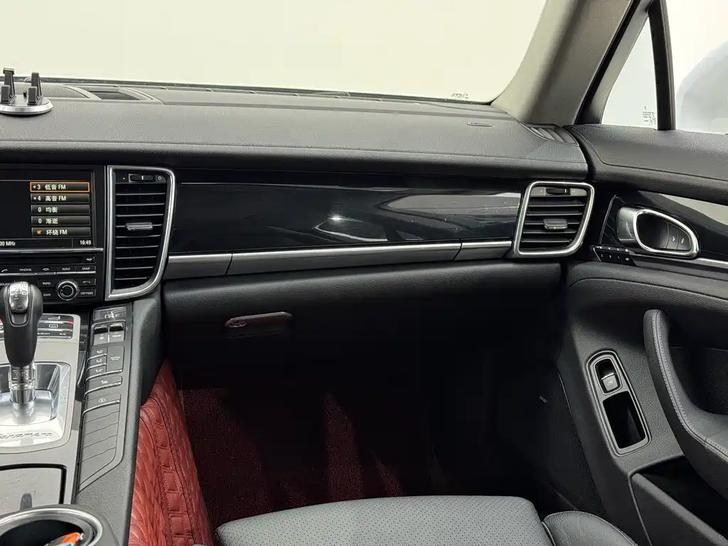 Porsche Panamera 2015 — фото 24