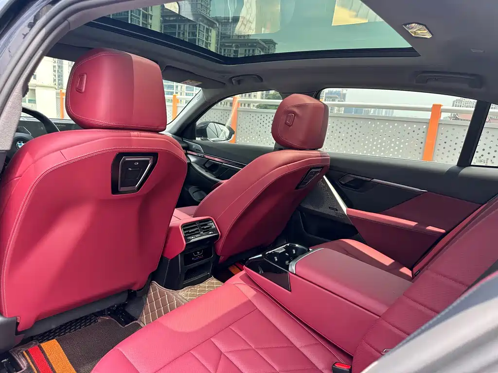 BMW 5 Series 2025