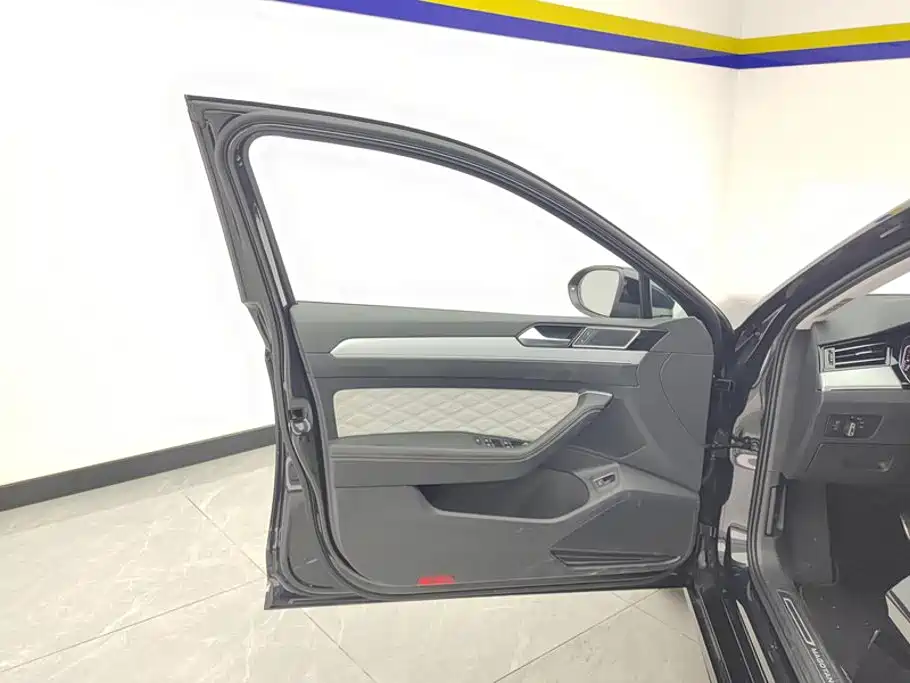 Volkswagen Magotan 2025