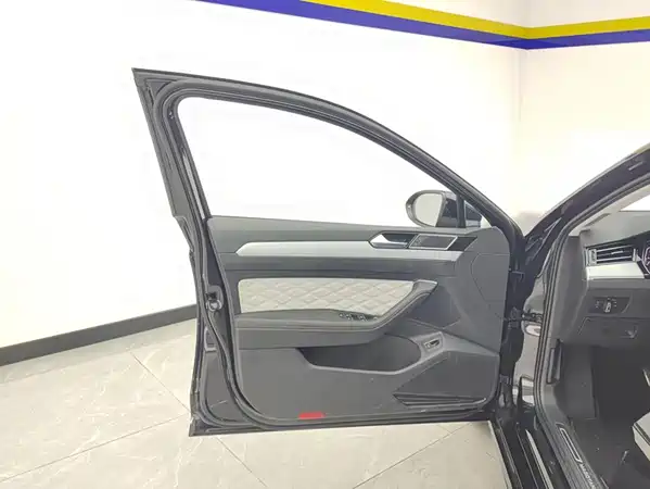Volkswagen Magotan 2025