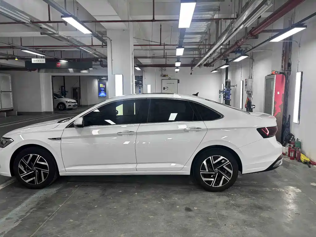 Volkswagen Sagitar 2024