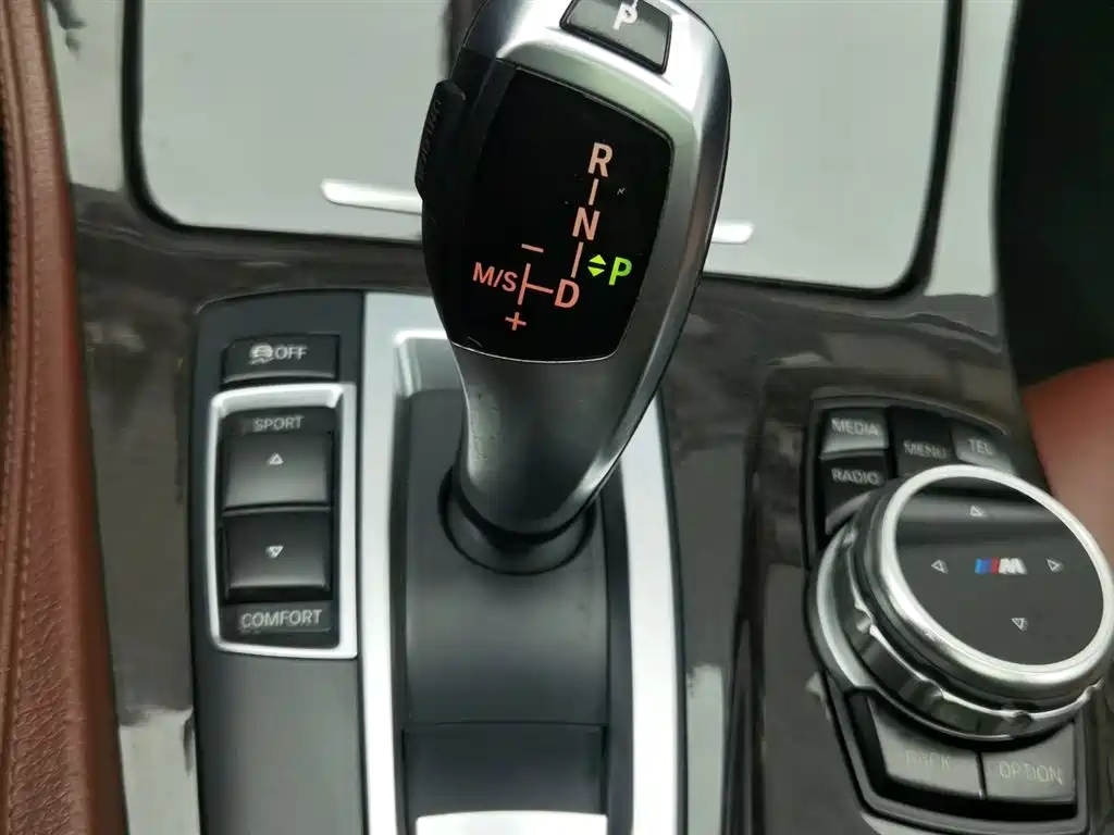 BMW 5 Series 2014 — фото 13