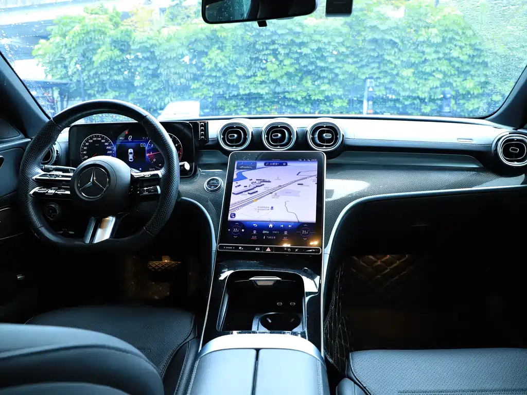 Mercedes-Benz C-Class 2023 — фото 17