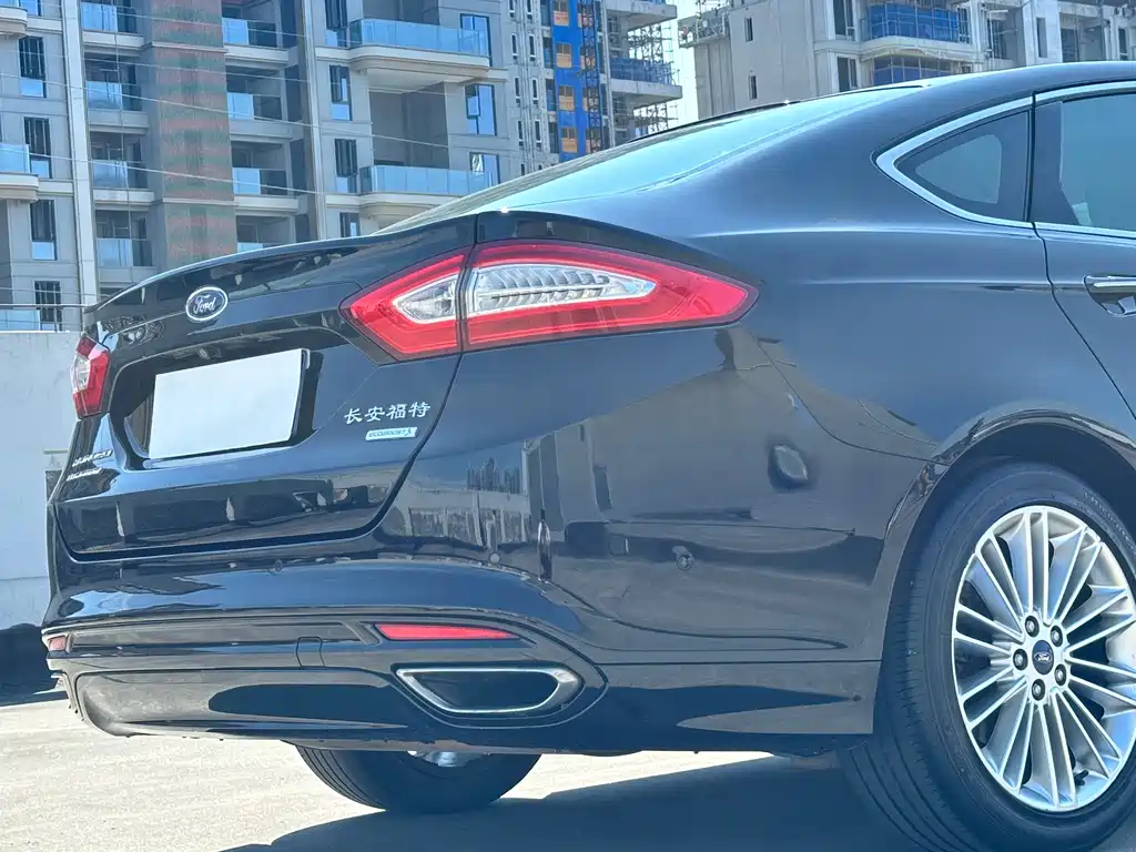 Ford Mondeo 2013 — фото 9