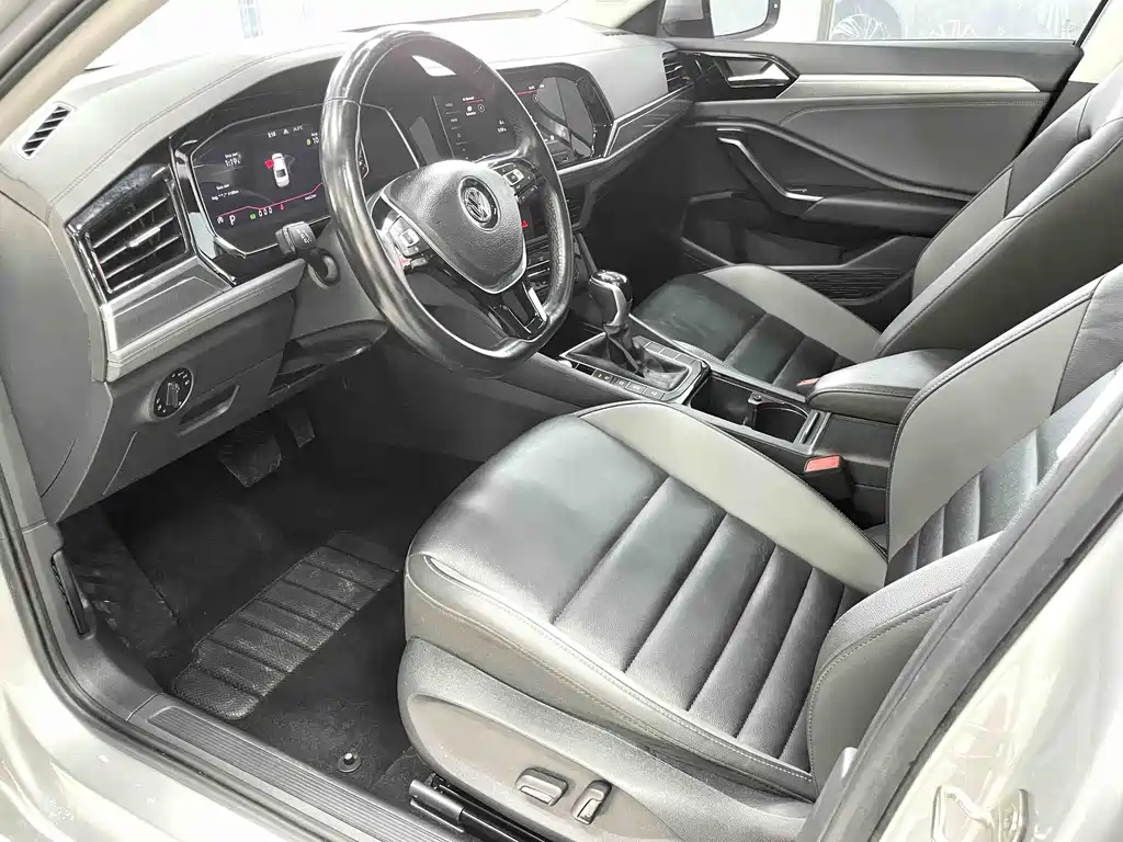 Volkswagen Sagitar 2022