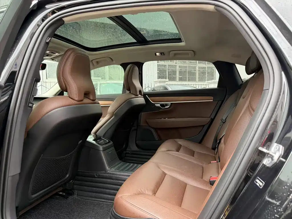Volvo S90 PHEV 2020