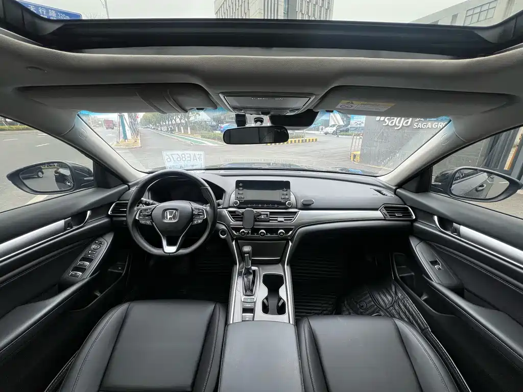 Honda Accord 2020 — фото 10