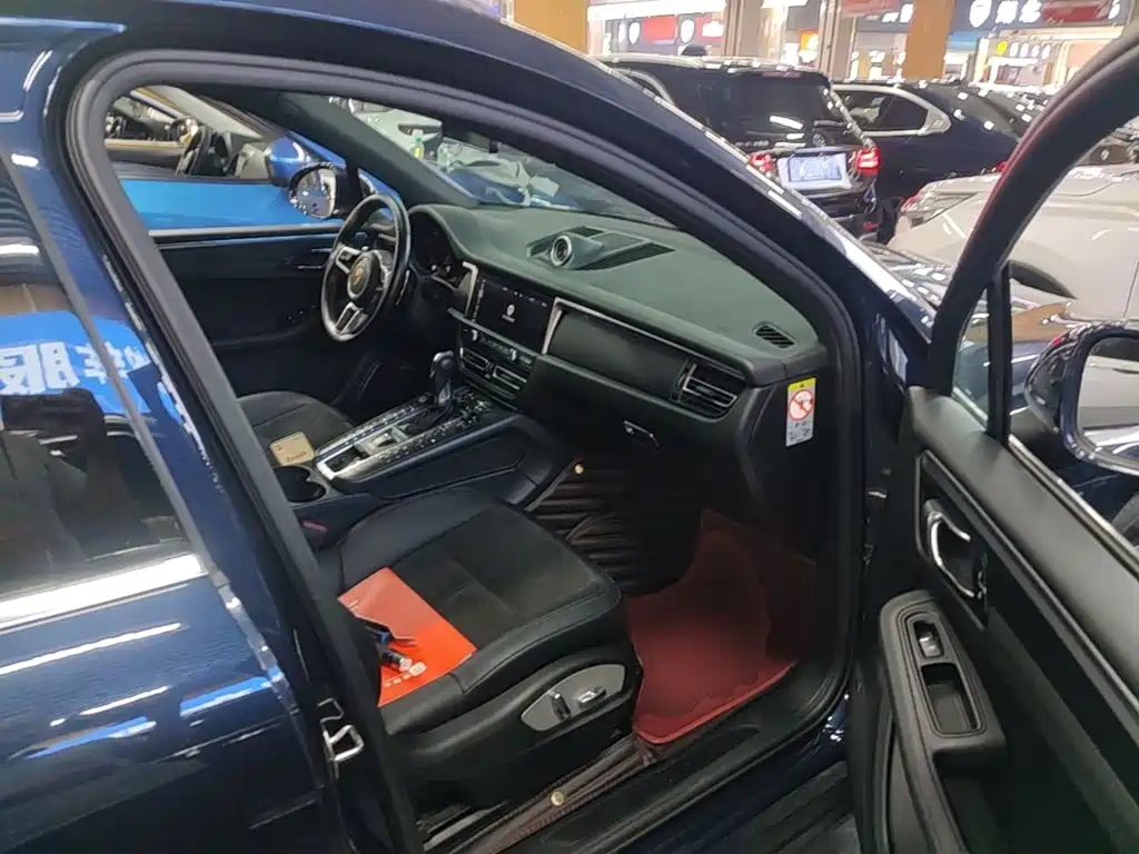 Porsche Macan 2019 — фото 25