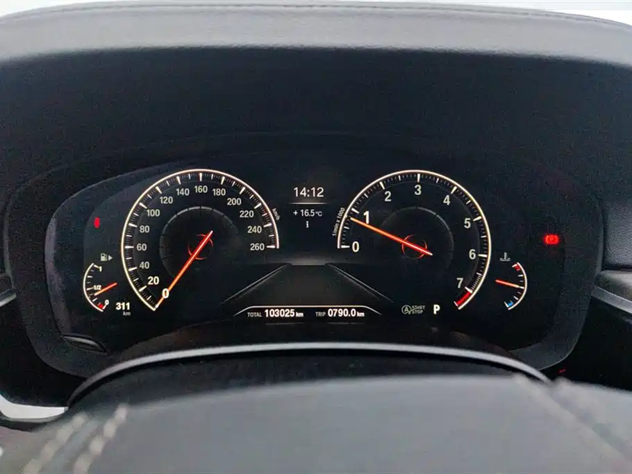 BMW 5 Series 2019 — фото 14