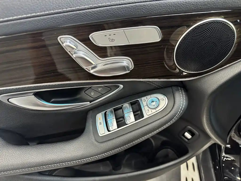 Mercedes-Benz GLC 2019 — фото 15