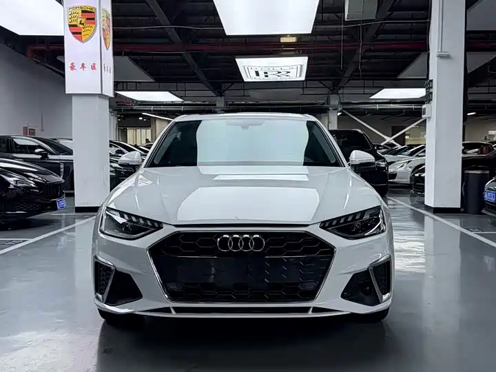 Audi A4L 2020