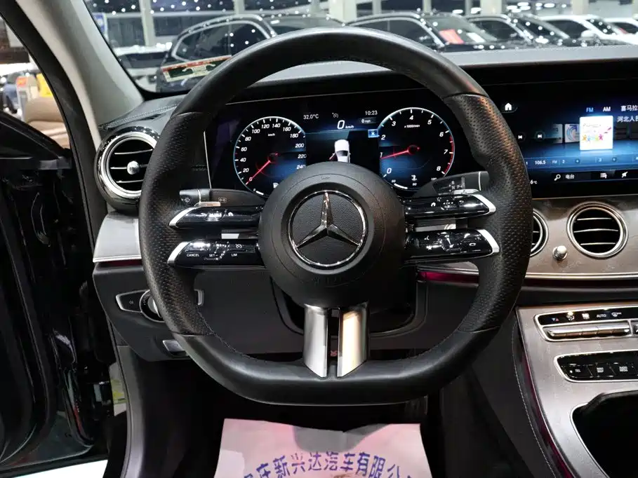 Mercedes-Benz E-Class 2022 — фото 13