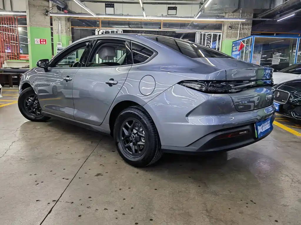 BYD Seal 05 DM-i 2025 — фото 6