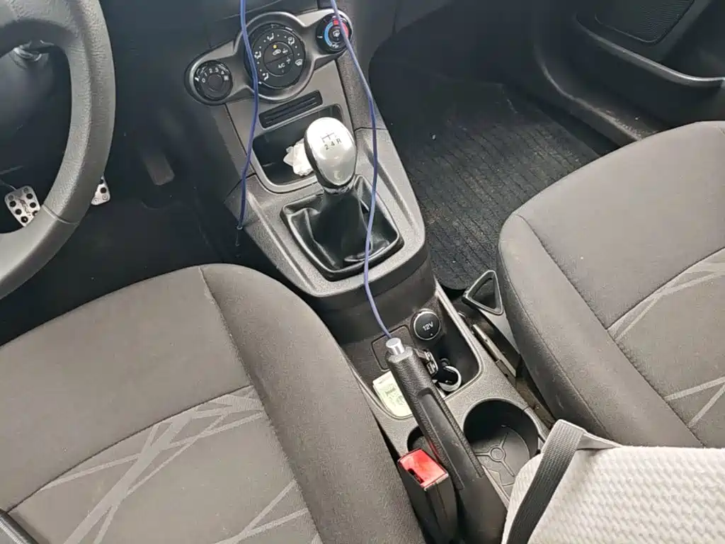 Ford Fiesta 2013 — фото 10