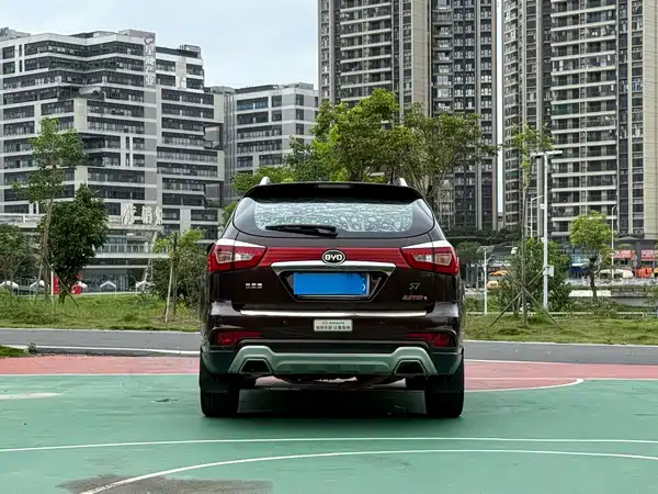 BYD S7 2015