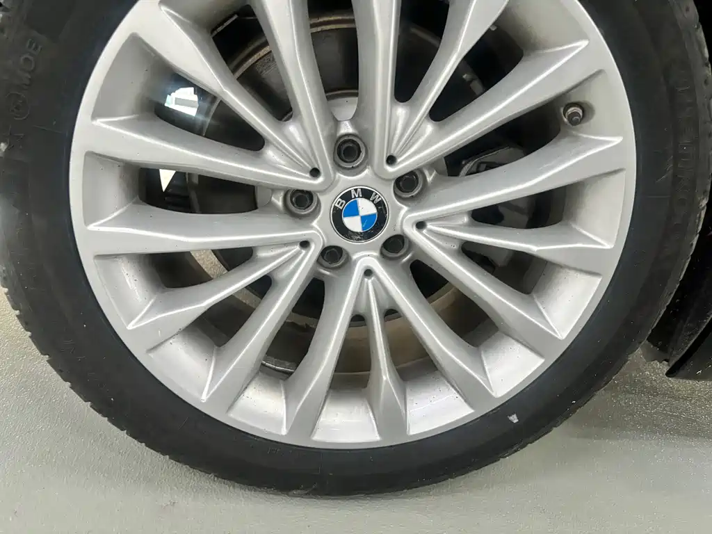 BMW 5 Series 2020 — фото 17