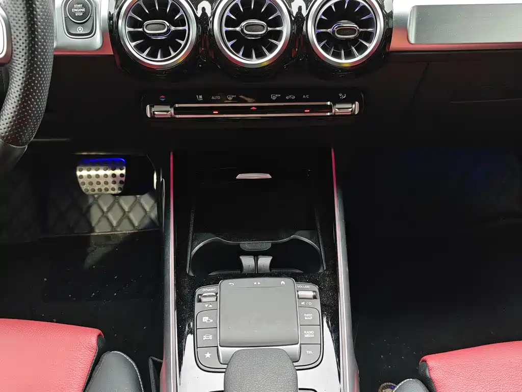 Mercedes-Benz GLB AMG 2022 — фото 12