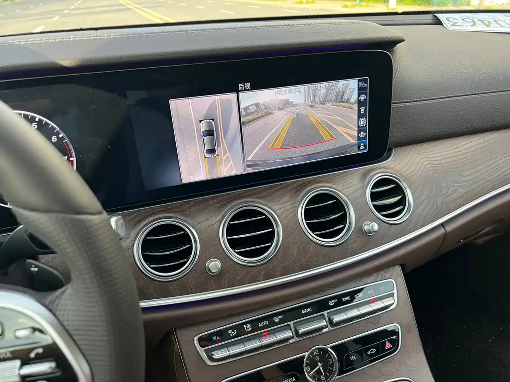Mercedes-Benz E-Class 2020 — фото 13