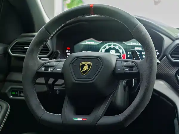 Lamborghini Urus 2023