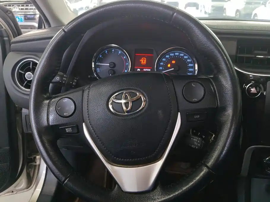 Toyota Corolla 2018 — фото 15