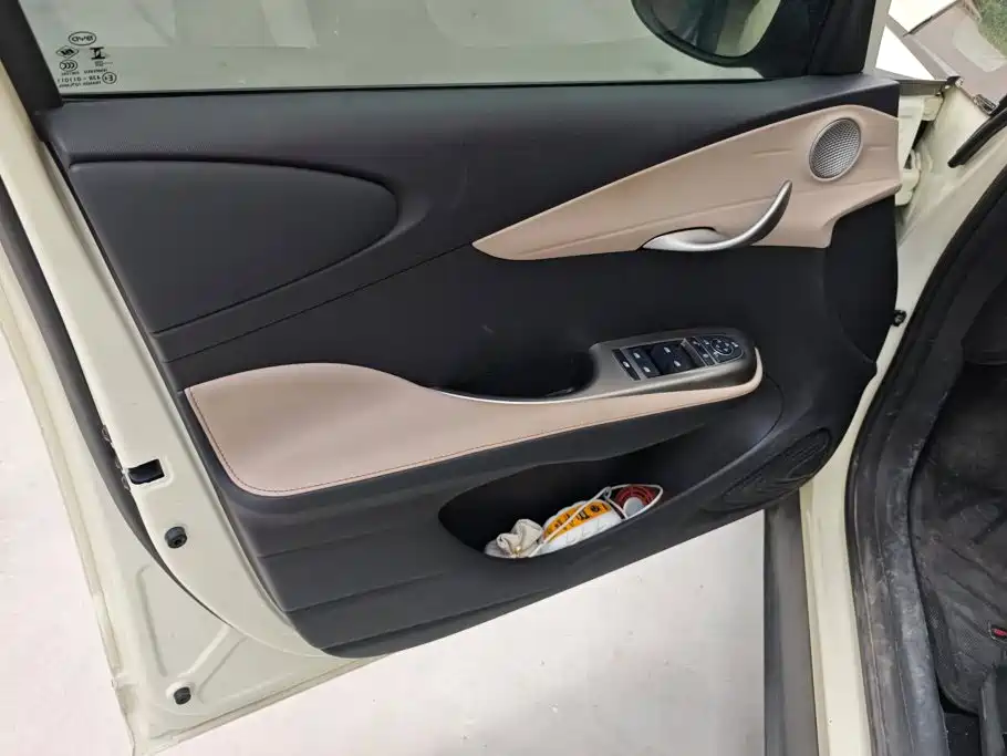 BYD Dolphin 2025