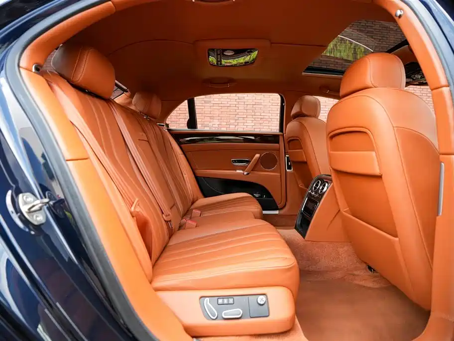 Bentley Flying Spur 2016 — фото 8