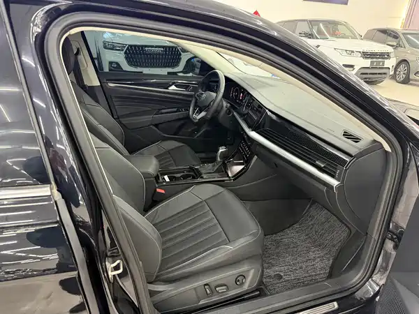 Volkswagen Passat 2023