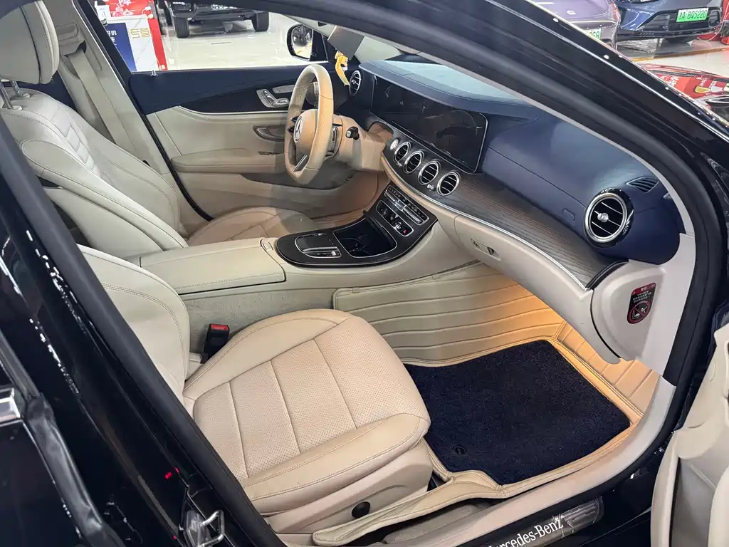 Mercedes-Benz E-Class 2022 — фото 11