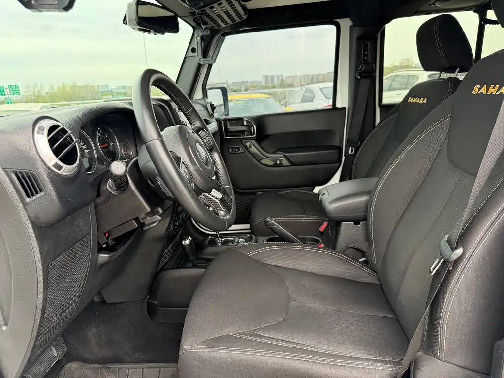 Jeep Wrangler 2014 — фото 17
