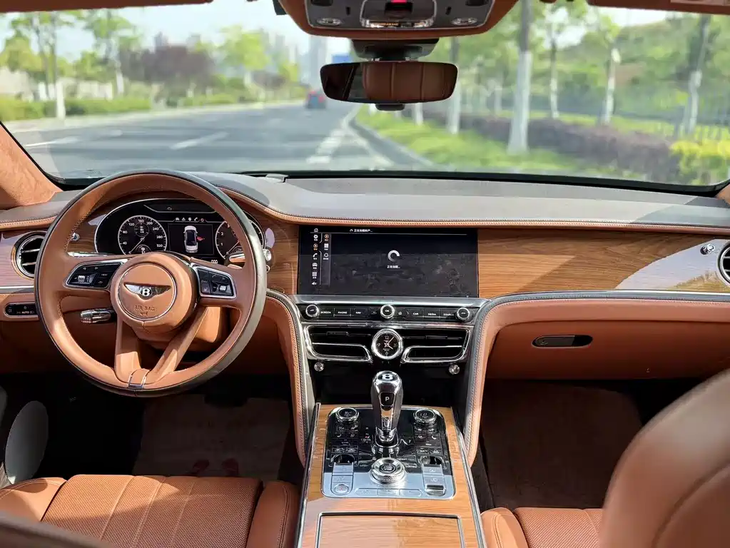 Bentley Flying Spur 2021 — фото 8
