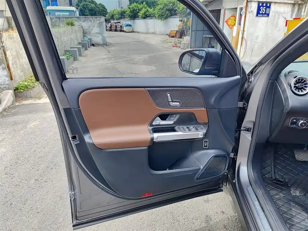 Mercedes-Benz GLB 2021