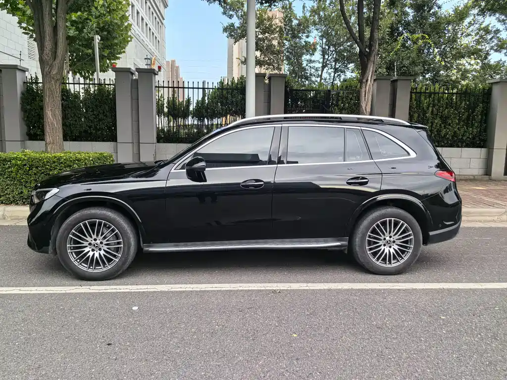 Mercedes-Benz GLC 2023