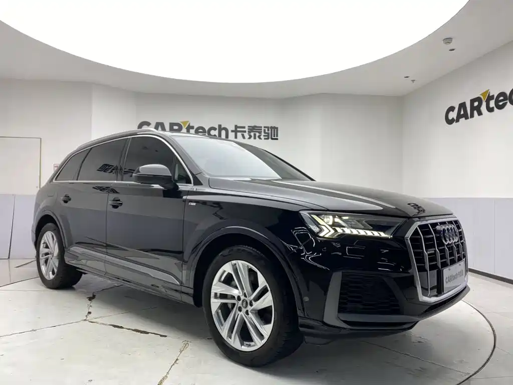 Audi Q7 2023 — фото 2