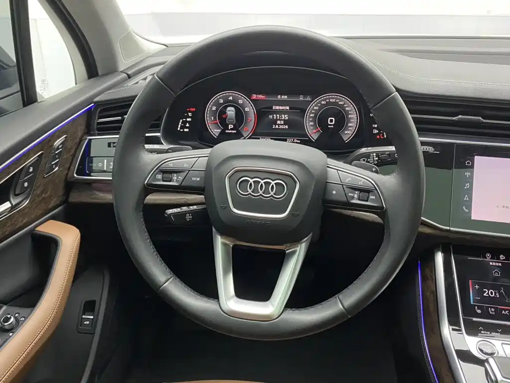 Audi Q7 2023 — фото 16
