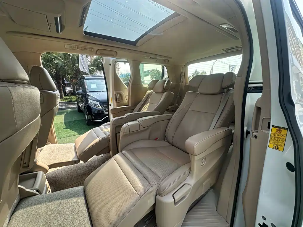 Toyota Alphard 2012 — фото 17