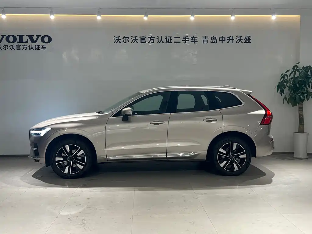 Volvo XC60 2025 — фото 9