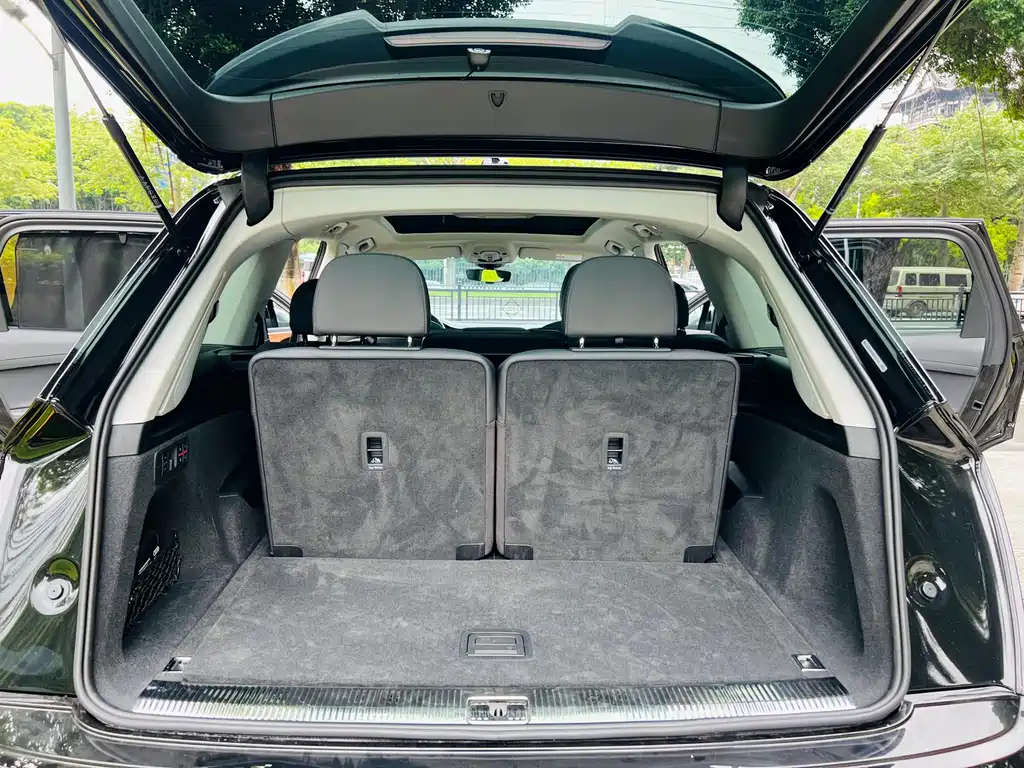 Audi Q7 2023 — фото 23