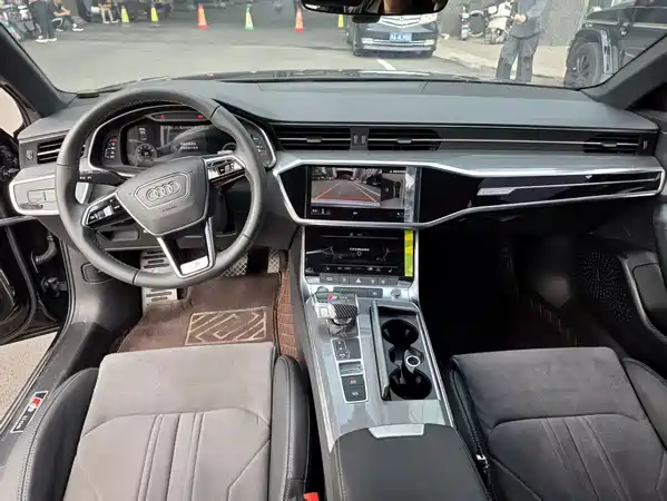 Audi A6L 2022
