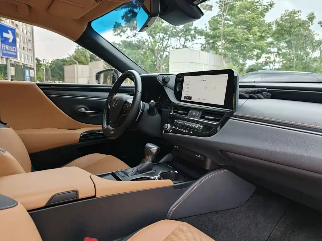 Lexus ES 2023 — фото 14