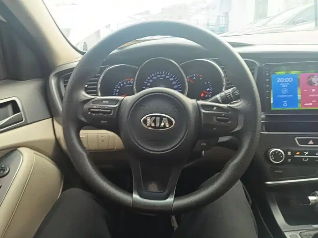 Kia K5 2016 — фото 11