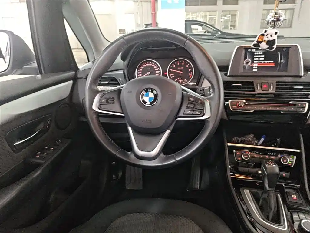 BMW 2 Series Active Tourer 2016 — фото 11