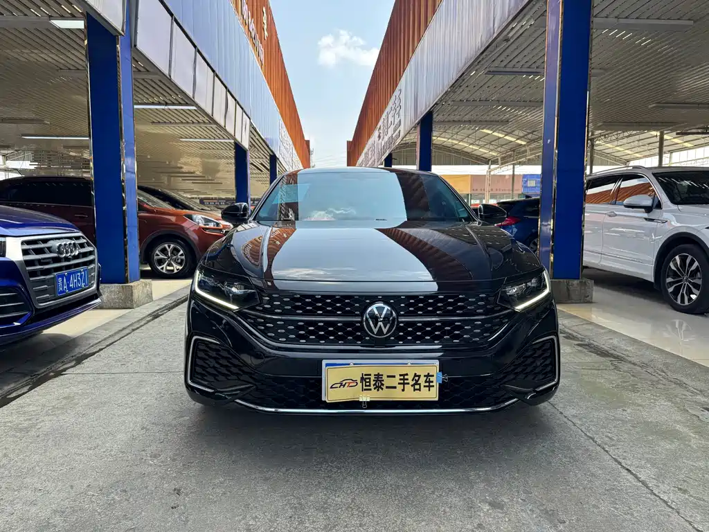 Volkswagen Passat 2023
