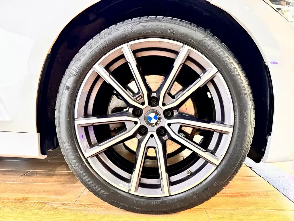 BMW 3 Series 2021 — фото 20