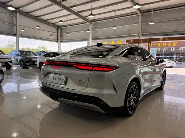 BYD Han L 2025