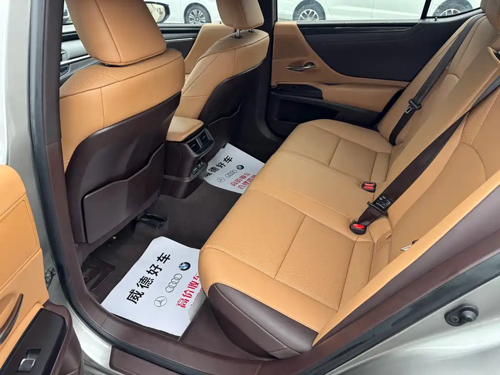 Lexus ES 2021 — фото 10